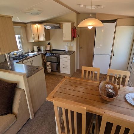 Red Squirrel Holiday Home In The Countryside, 10 Mins To Lligwy Beach Llandyfrydog Екстериор снимка